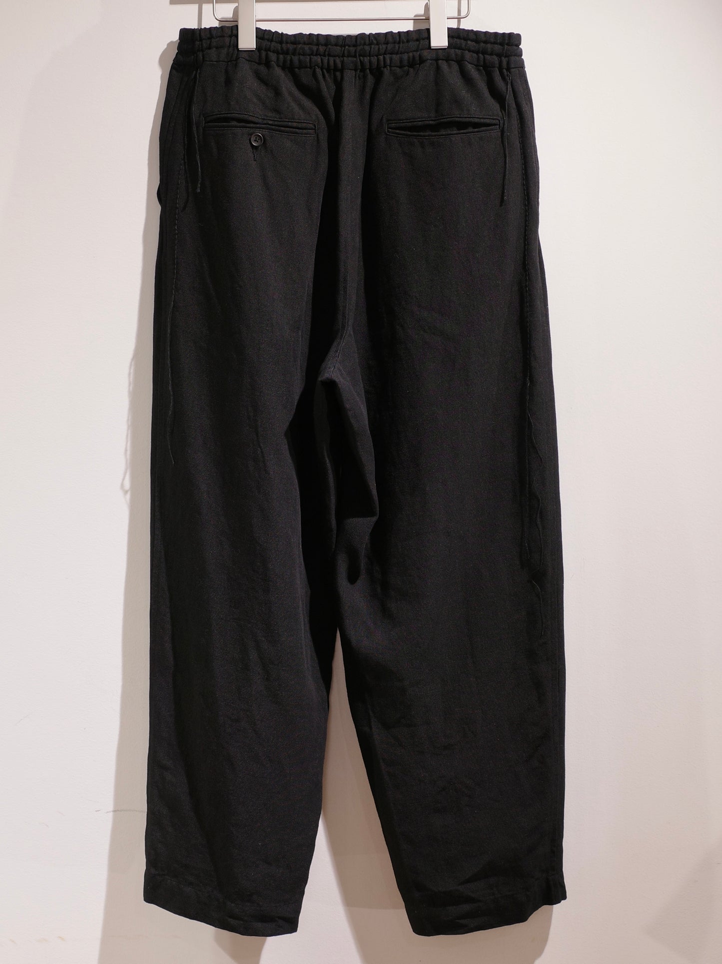 ROUGH LINEN CANVAS / RELAXED TROUSER