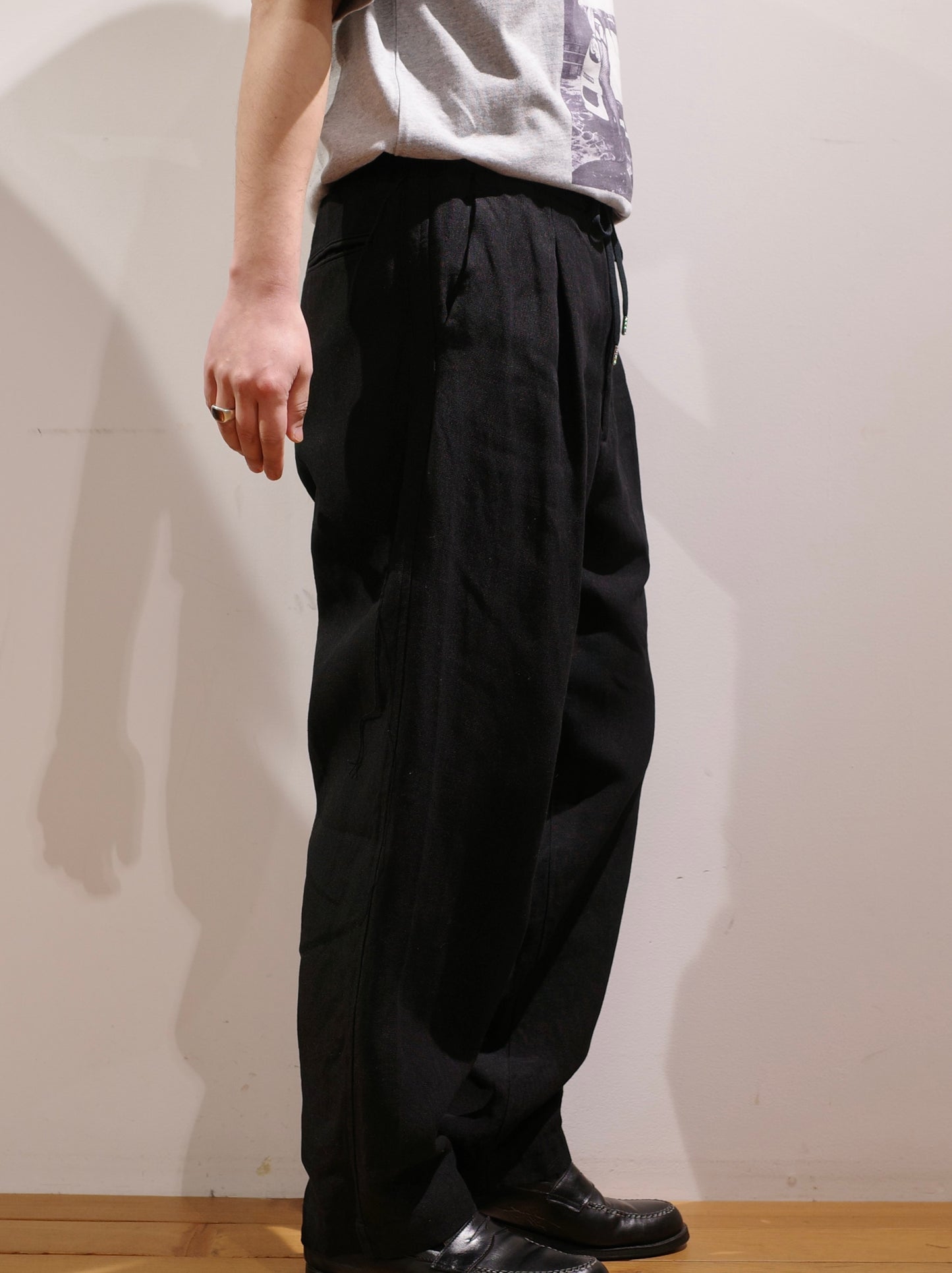 ROUGH LINEN CANVAS / RELAXED TROUSER