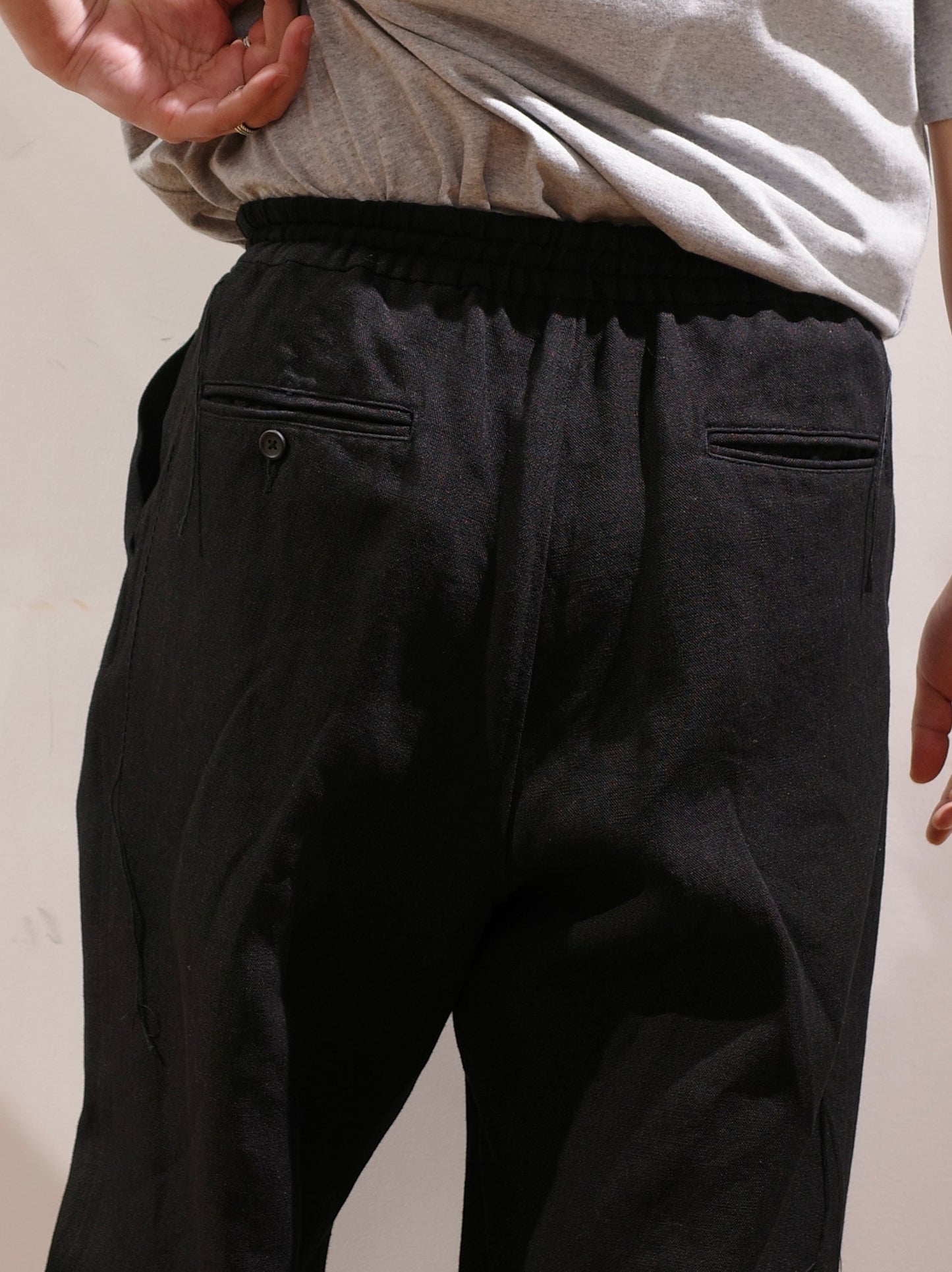 ROUGH LINEN CANVAS / RELAXED TROUSER