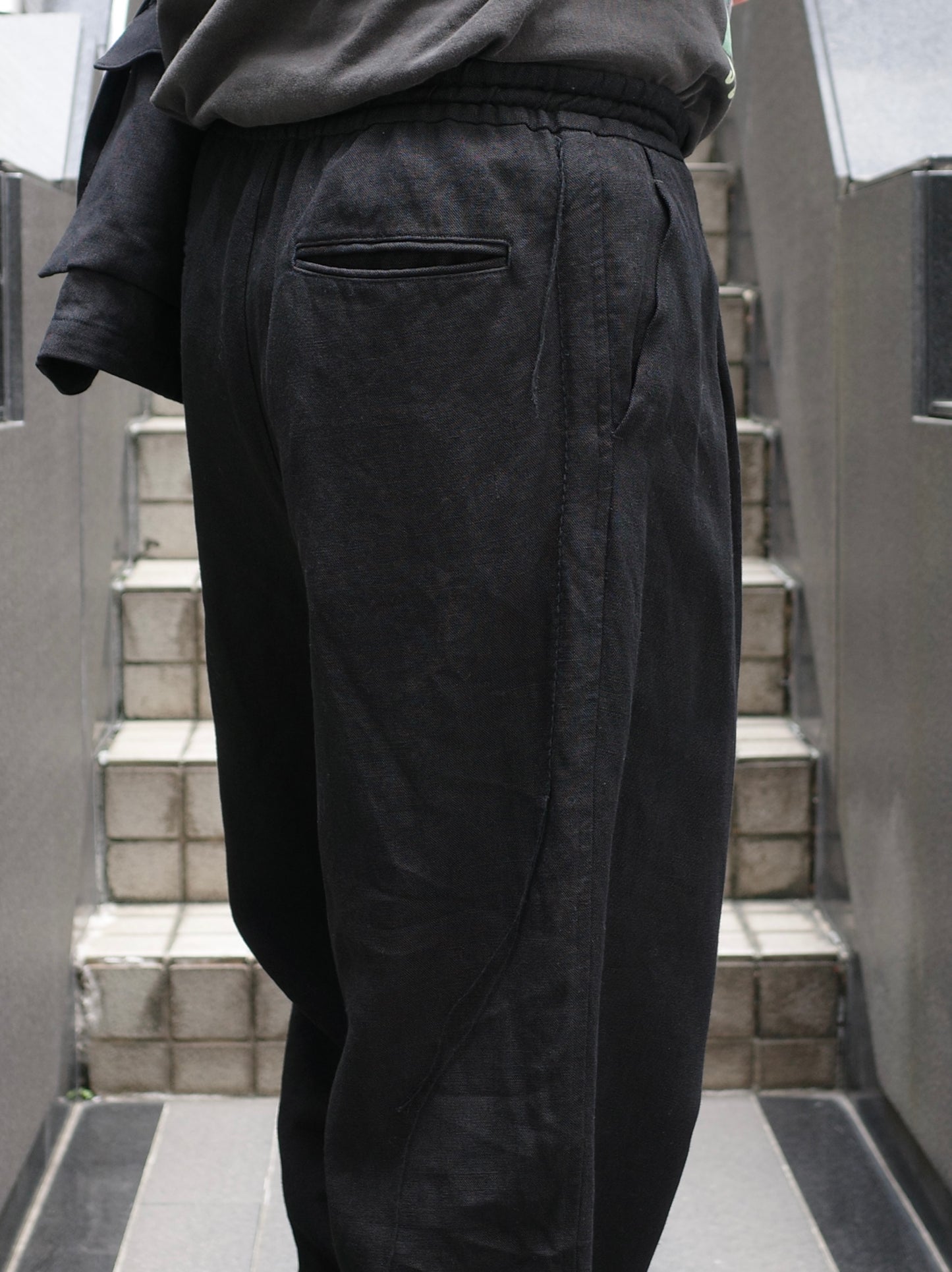 ROUGH LINEN CANVAS / RELAXED TROUSER