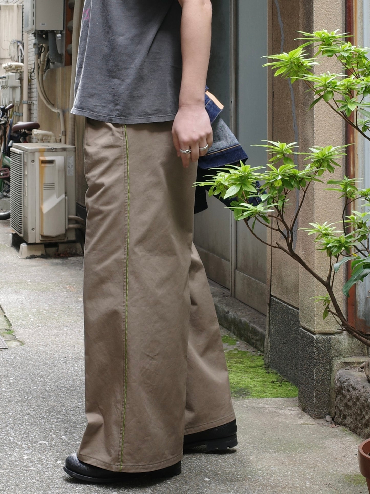 バギーパンツ