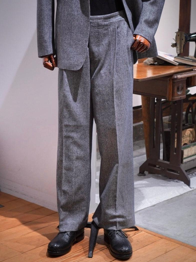 ADASAN (GREY・BLACK)