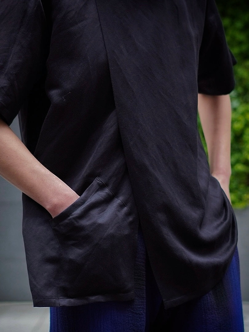 RIBBED NECK NO SIDE SEAM TEE SHIRT