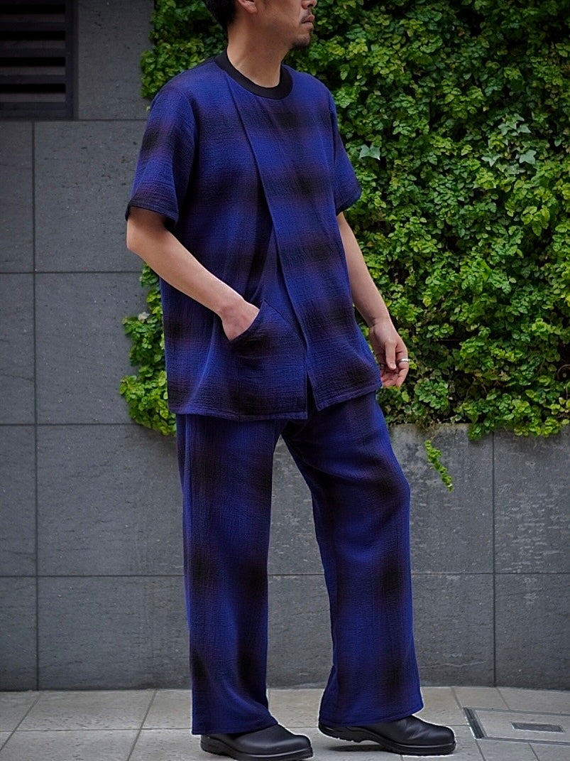 RIBBED NECK NO SIDE SEAM TEE SHIRT