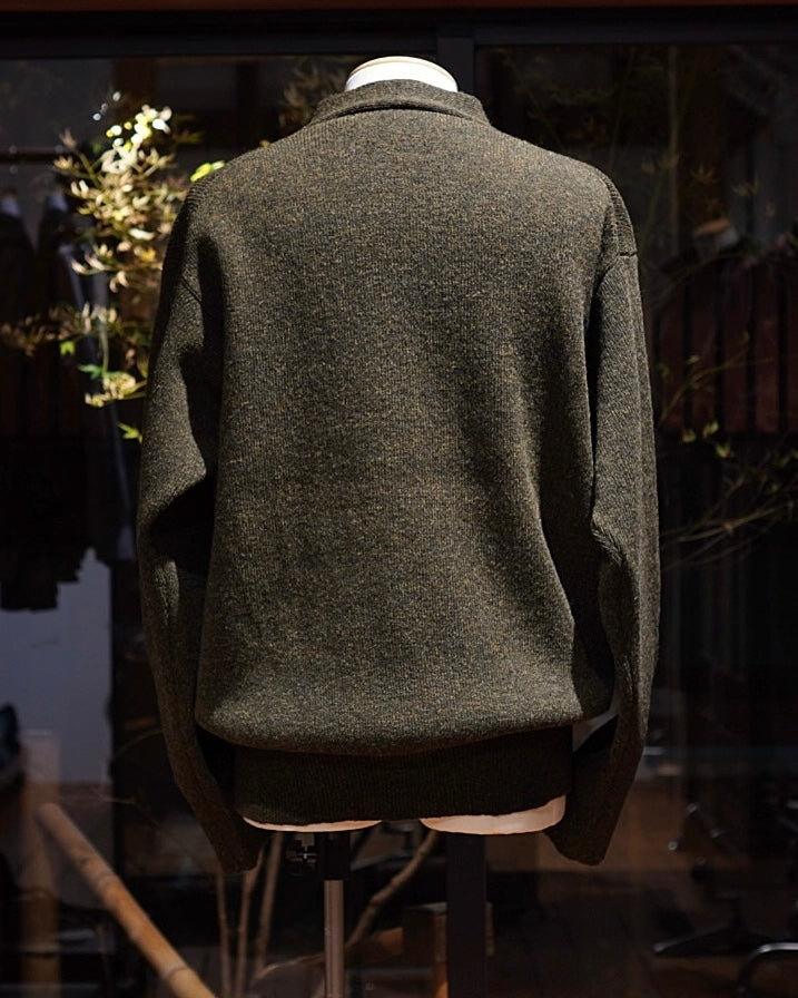 CROSS V NECK SWEATER / HARD TWISTED SHETLAND WOOL